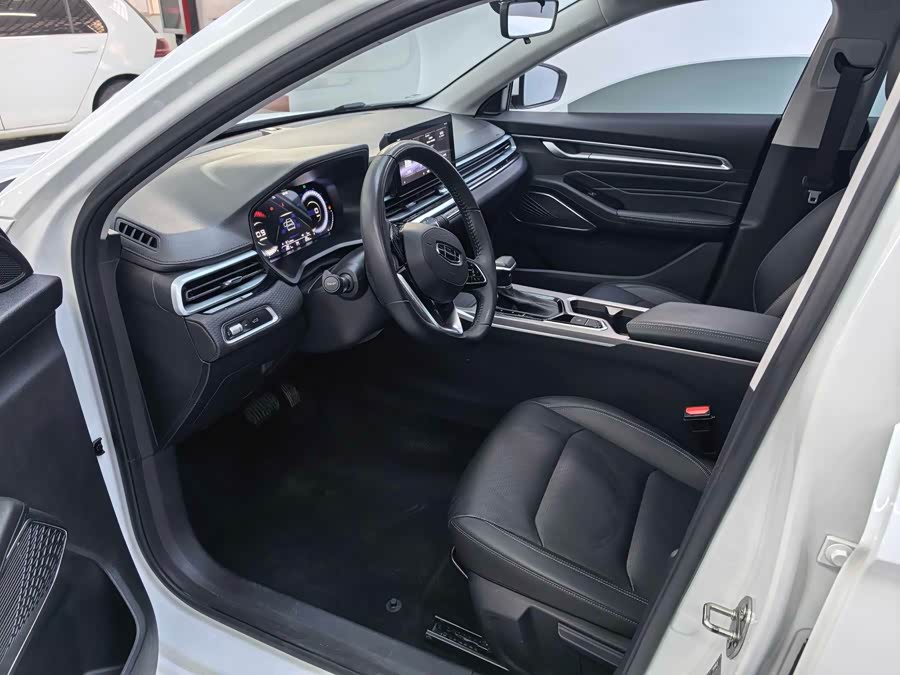 GEELY Emgrand 2022 car image #14