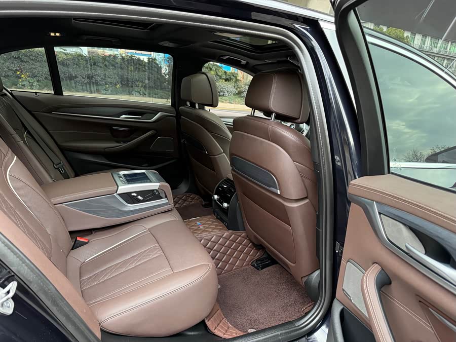 BMW 5 Series 2021 #14 BMW 5 Series 2021 car image #14