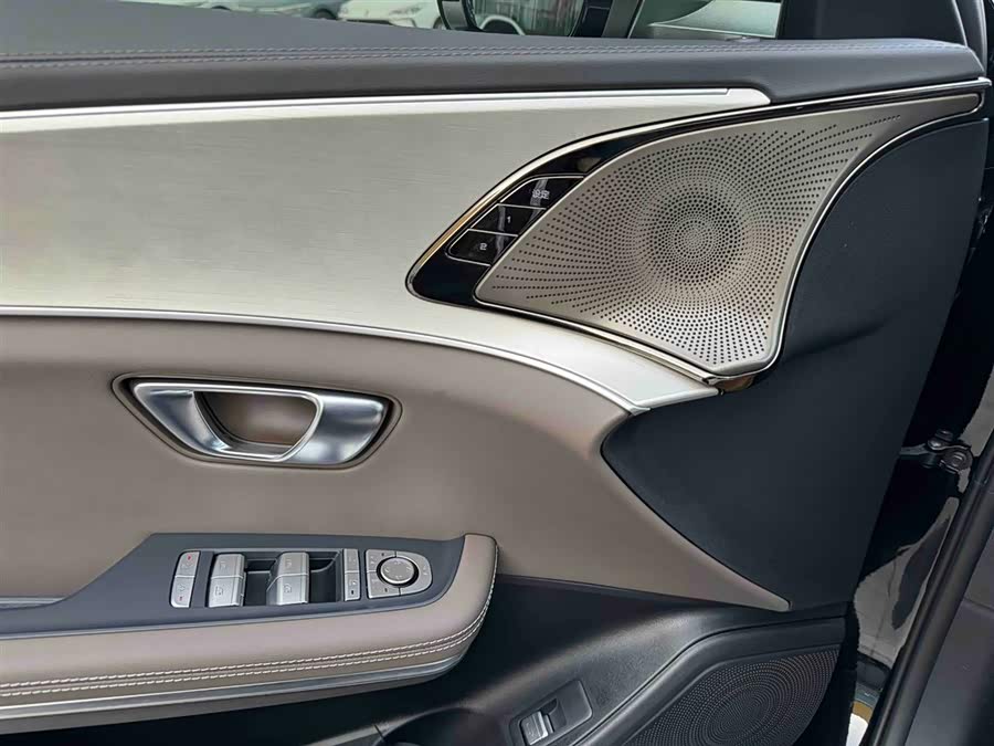 BYD Han 2025 car image #14