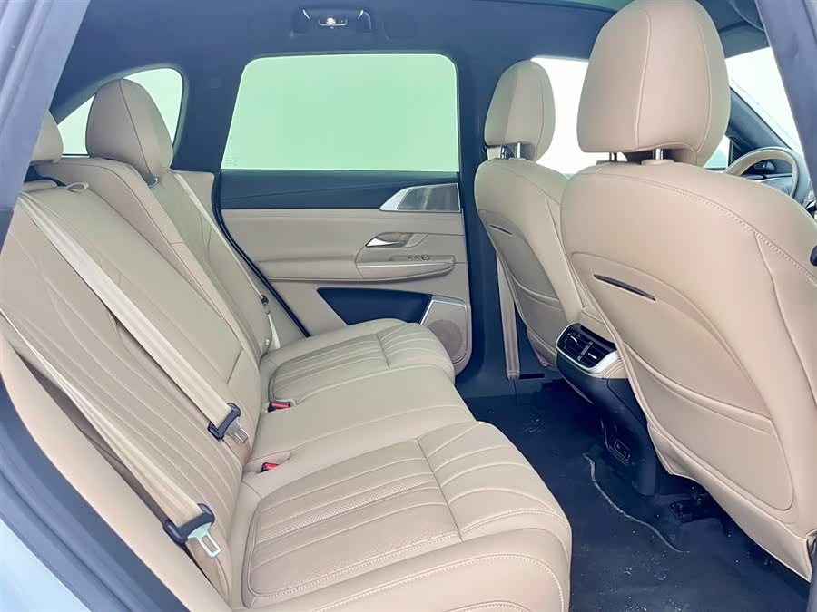 Xpeng G9 2025 صورة سيارة #14