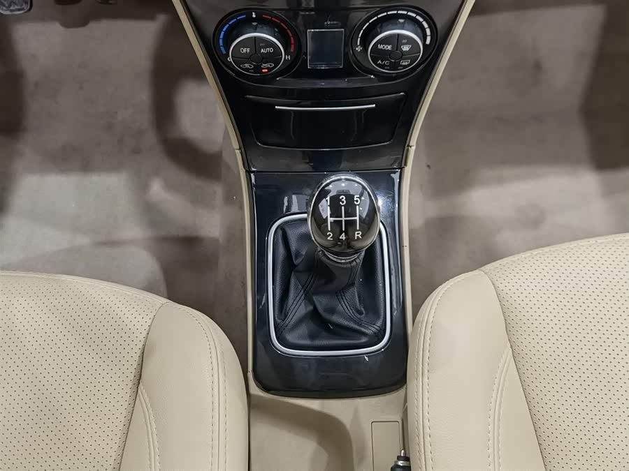 Great Wall C30 2014 imagem de carro #14