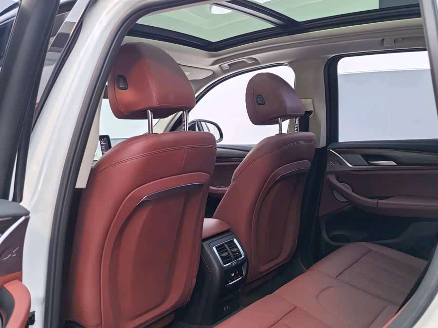 BMW X3 2023 immagine di auto #14