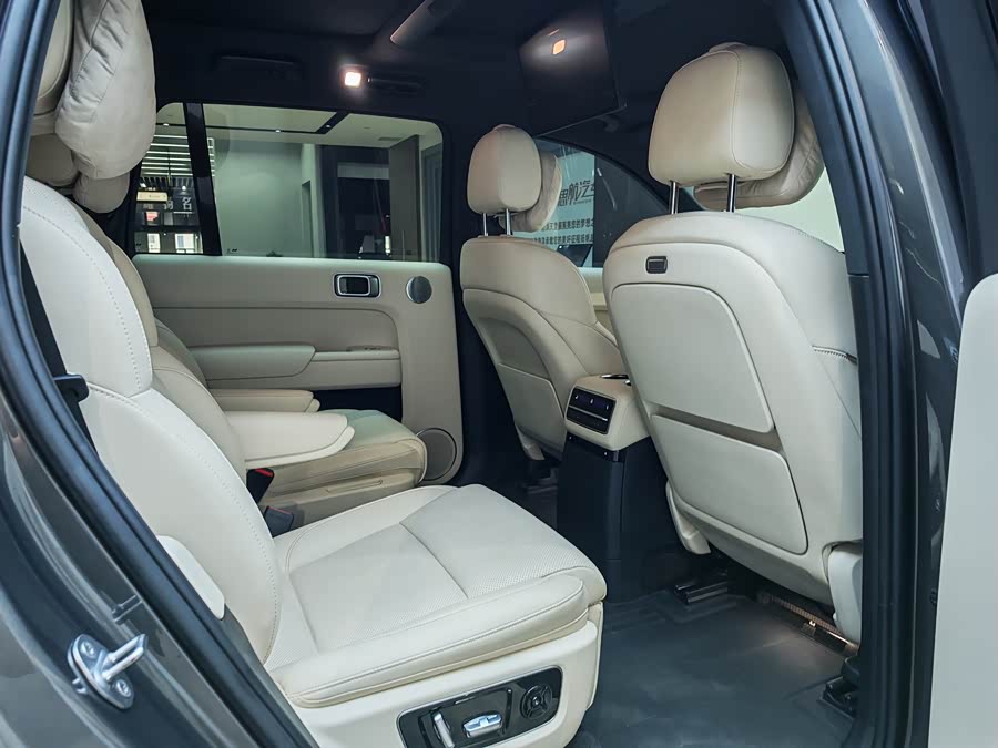Li L9 2023 #14 Li L9 2023 car image #14