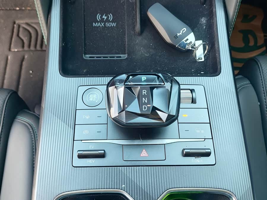 BYD SongL DM-i 2025 car image #14