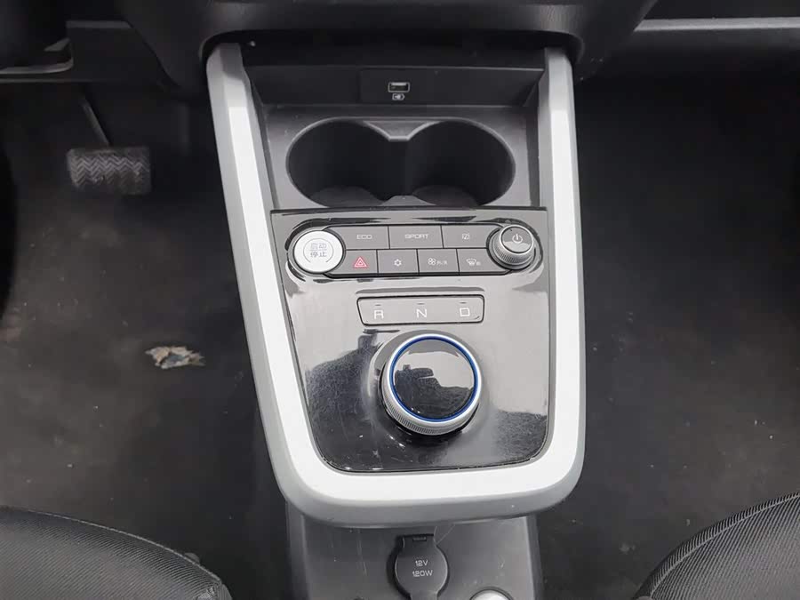 BYD e1 2020 #14 BYD e1 2020 car image #14