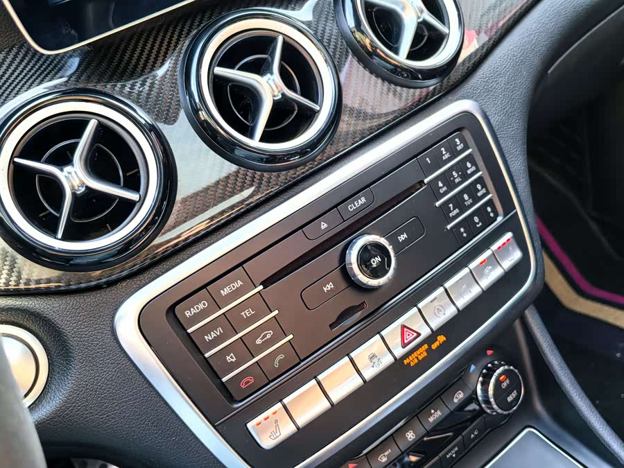 Mercedes-Benz GLA AMG 2018 car image #14