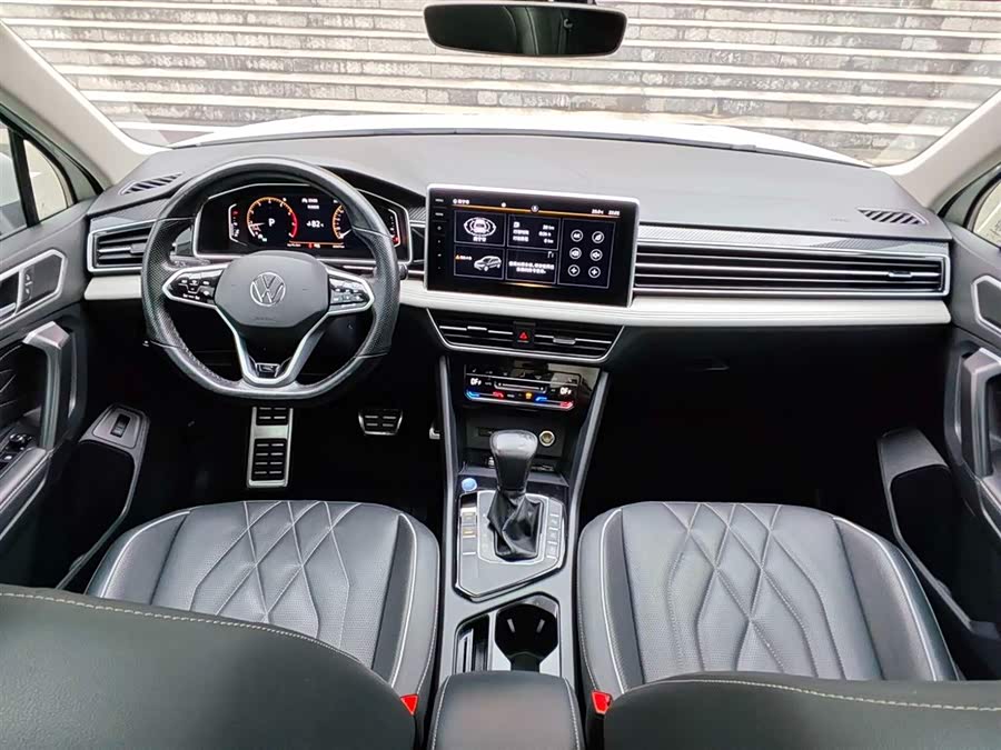 Volkswagen Tiguan L 2021 car image #14