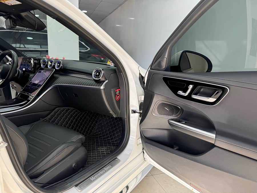 Mercedes-Benz C Class 2023 car image #14