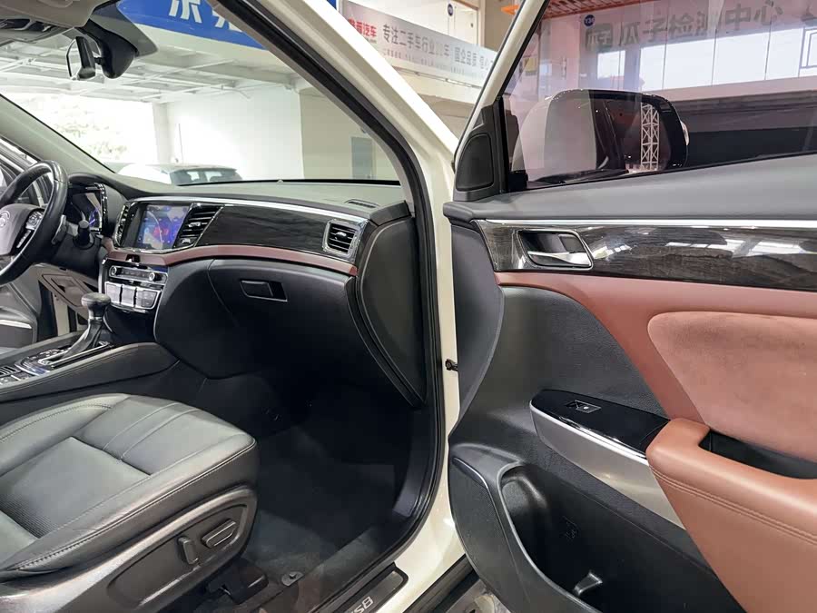 GAC Trumpchi GS8 2017 car image #14