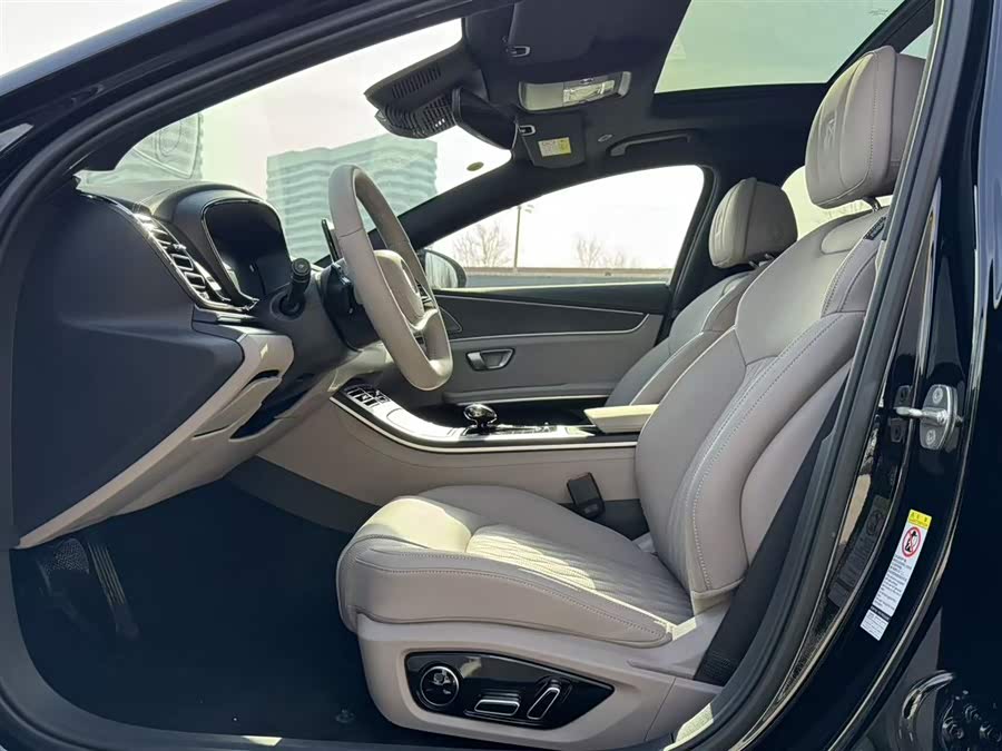 BYD Han 2025 car image #14