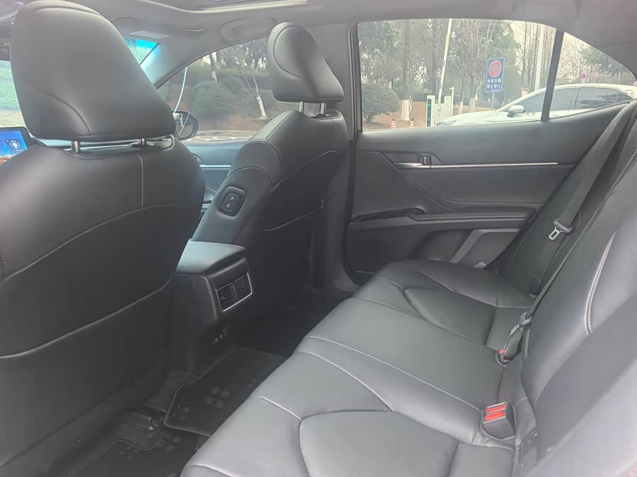 Toyota Camry 2022 immagine di auto #14