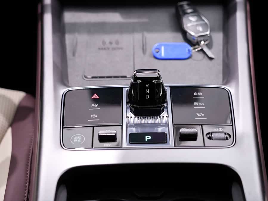 BYD Seal 07 DM-i 2025 #14 BYD Seal 07 DM-i 2025 car image #14