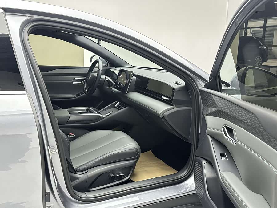 BYD Qin L 2025 car image #14