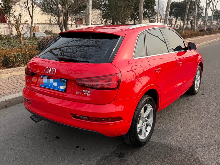 Audi Q3 2018 car image #14