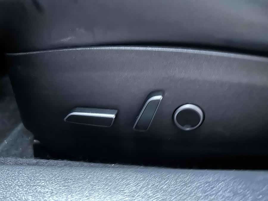 Tesla Model 3 2023 car image #14