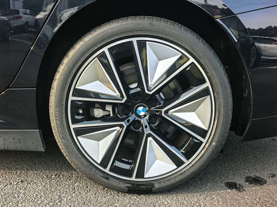 BMW i3 2024 immagine di auto #14