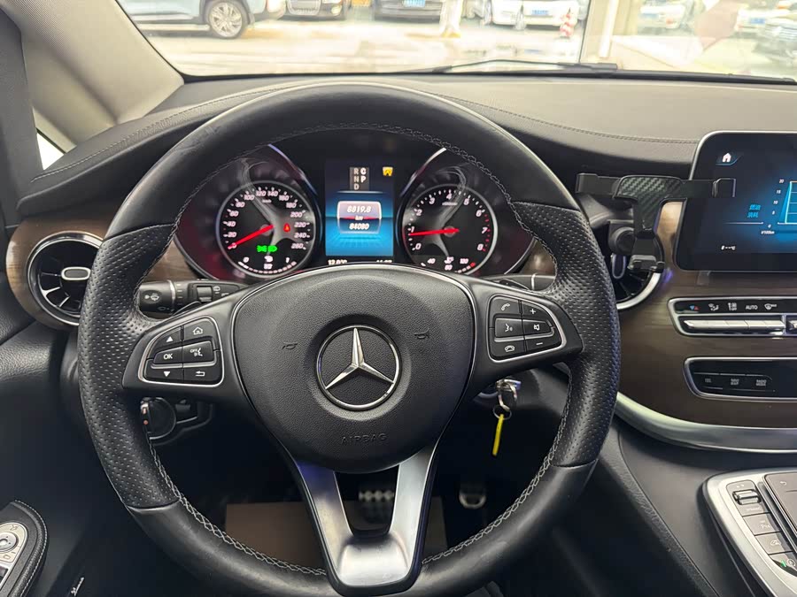 Mercedes-Benz V Class 2022 car image #14