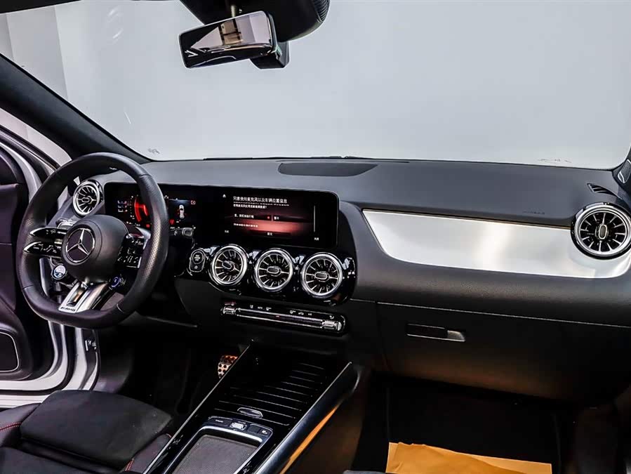 Mercedes-Benz GLA AMG 2023 #14 Mercedes-Benz GLA AMG 2023 image de voiture #14