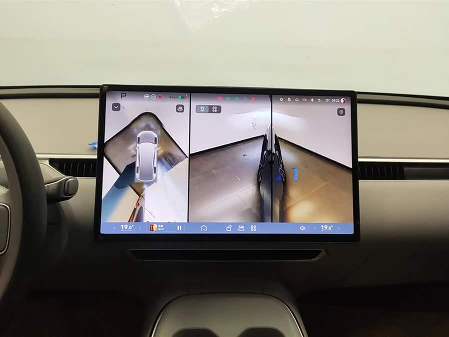Xpeng 2025 car image #14