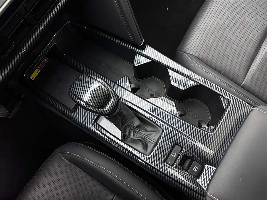 Toyota Camry 2025 صورة سيارة #14