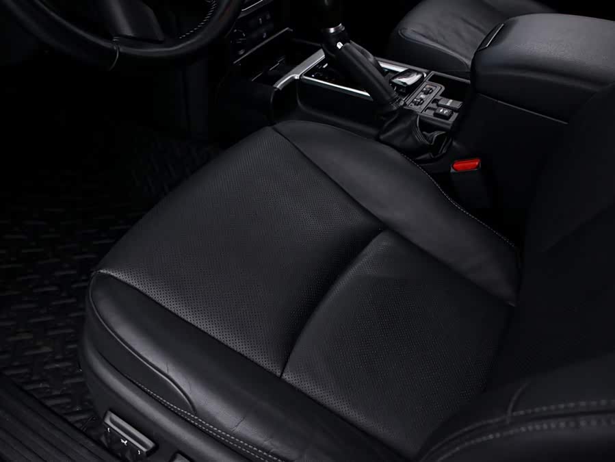 Toyota Land Cruiser Prado 2020 car image #14