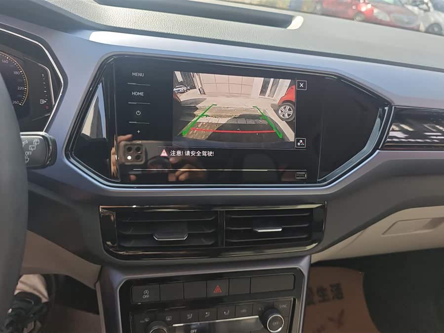 Volkswagen T-Cross 2019 car image #14