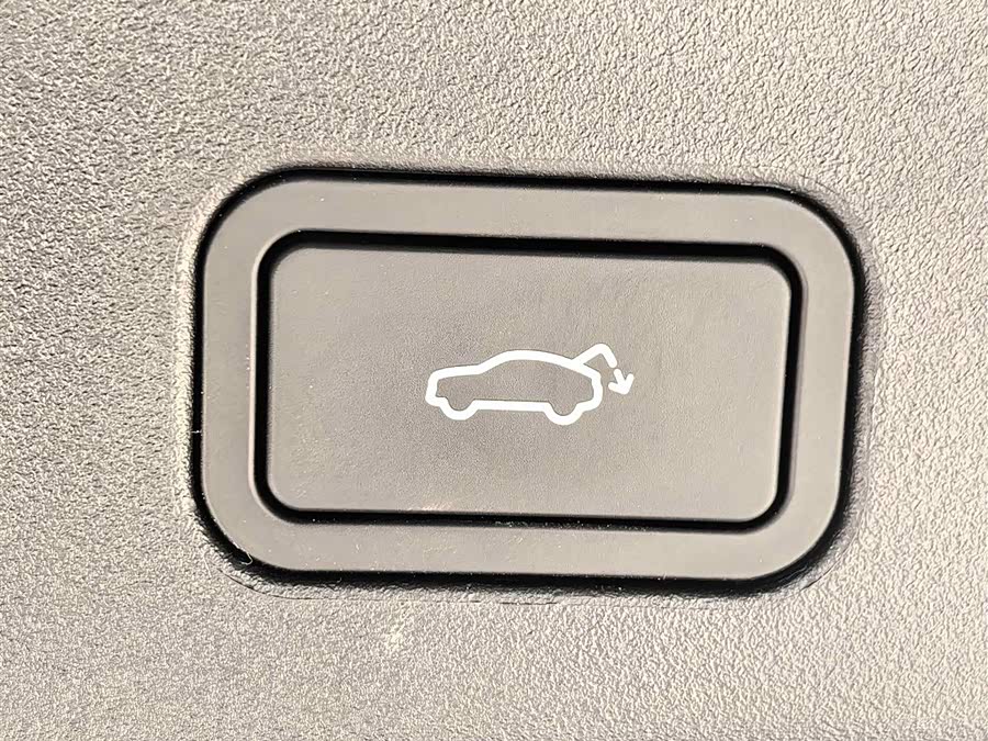 Lynk & Co 900 2025 car image #14