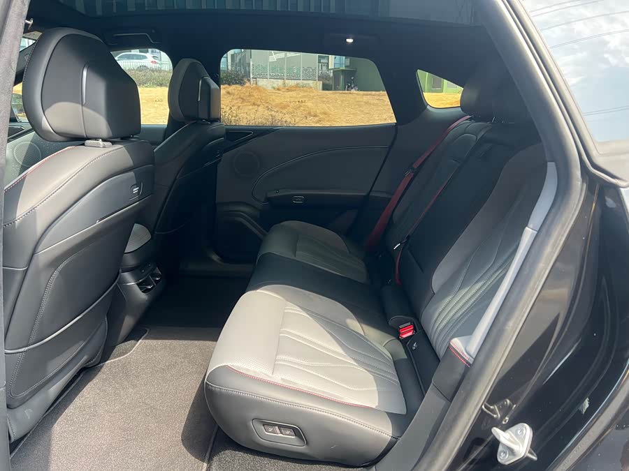 极氪 极氪007 2025 汽车图片 #14