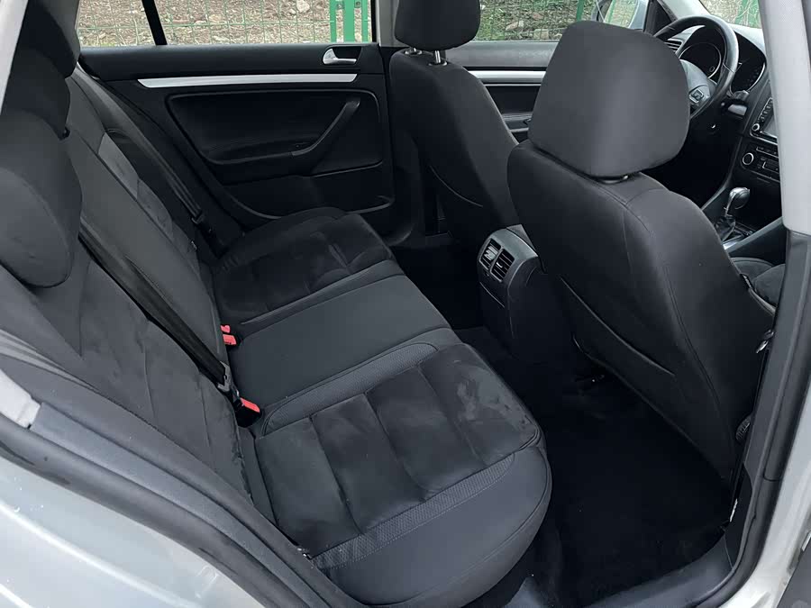 Volkswagen Golf (Imported) 2011 immagine di auto #14