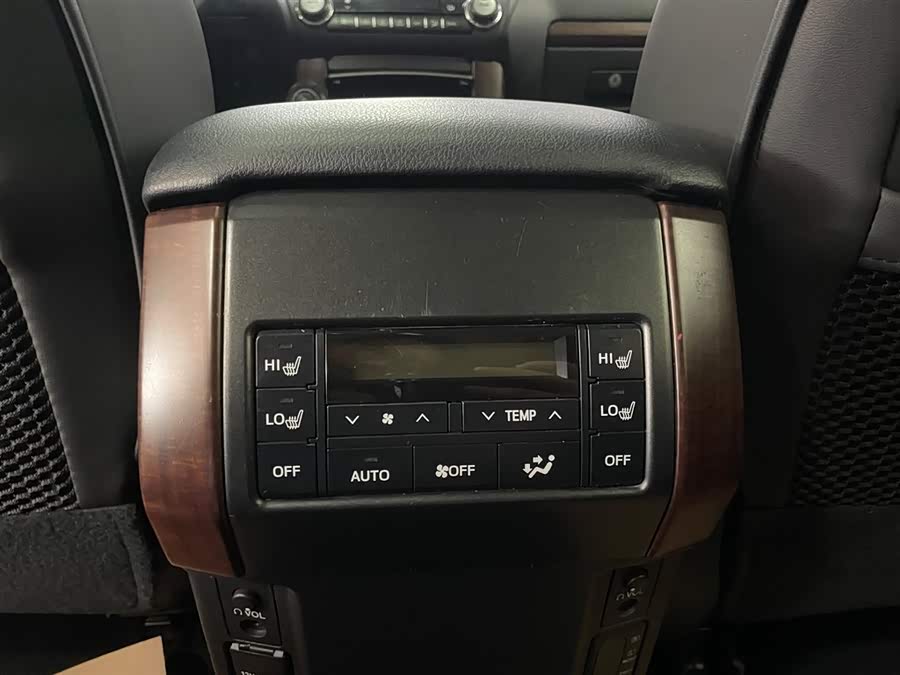 Toyota Land Cruiser Prado 2017 car image #14