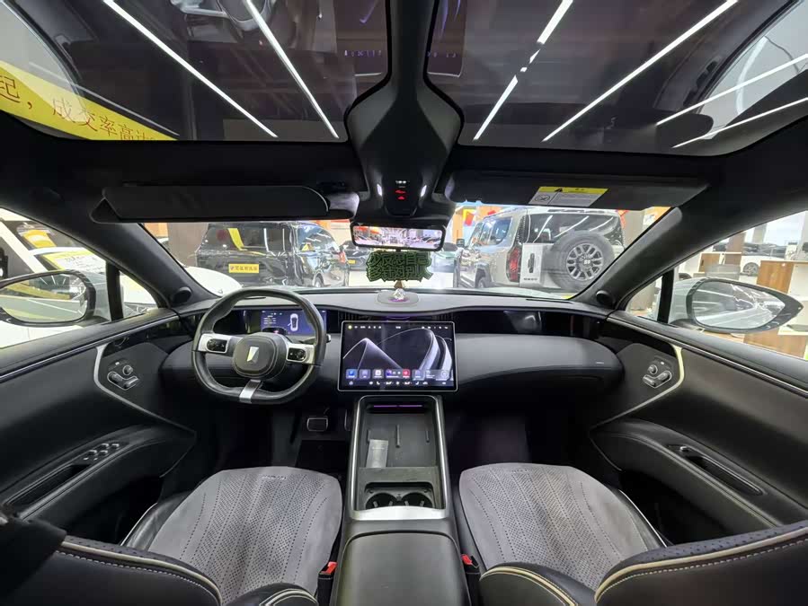 Avatr 11 2023 car image #14