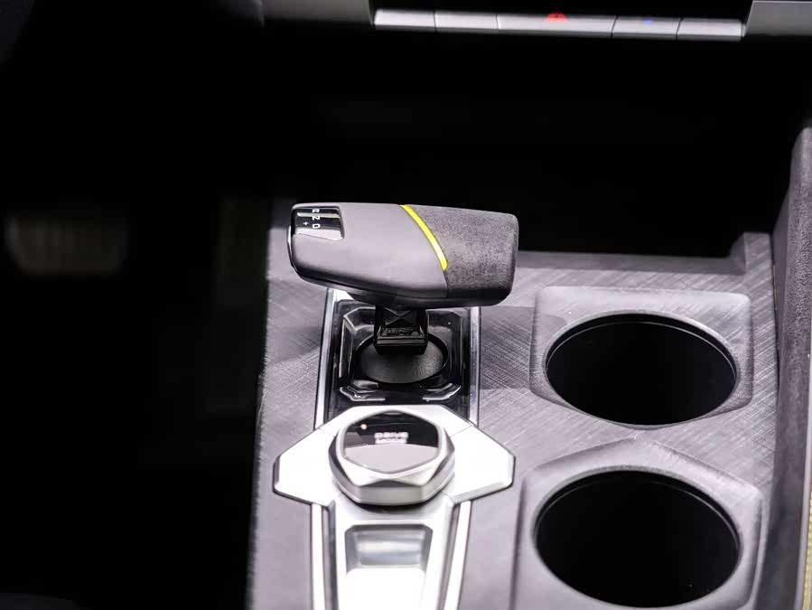 Changan UNI-V 2023 car image #14