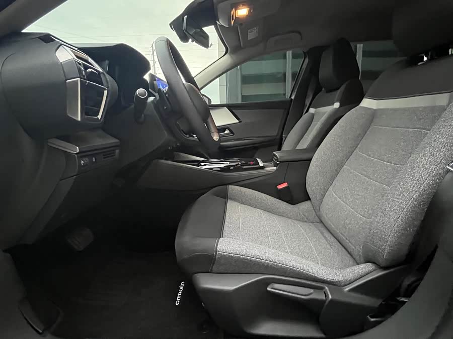 Citroen C5 X 2024 car image #14