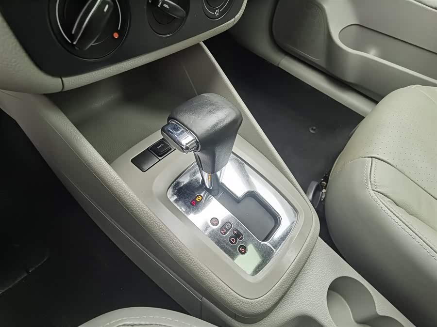 Volkswagen Bora 2012 immagine di auto #14