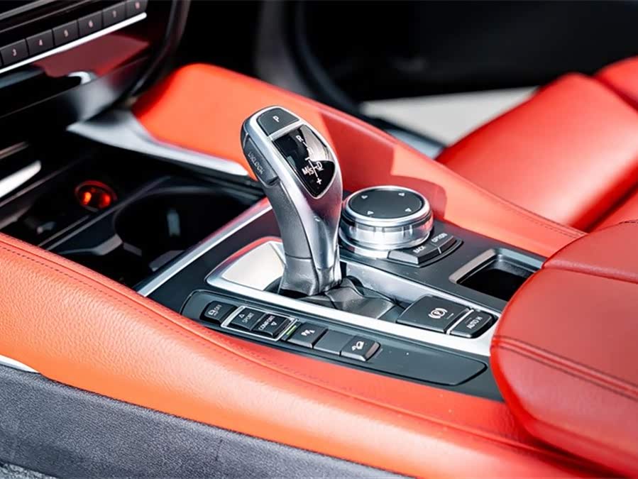 BMW X6 2019 immagine di auto #14