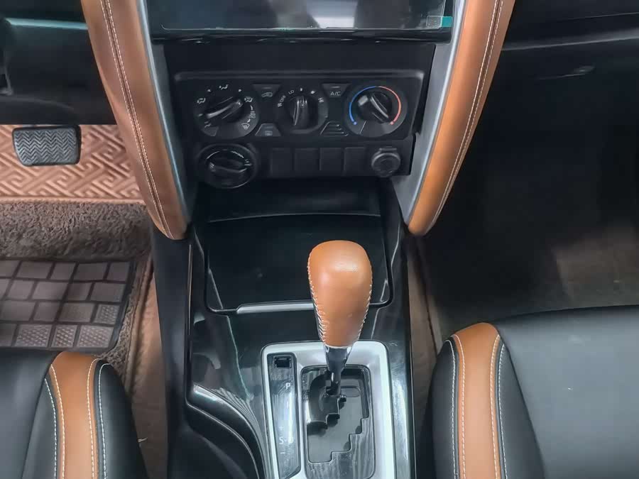 Toyota Fortuner 2019 car image #14