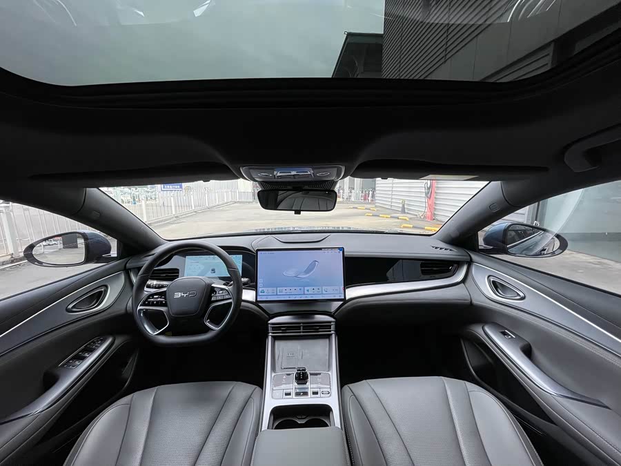 BYD Seal 07 DM-i 2024 immagine di auto #14