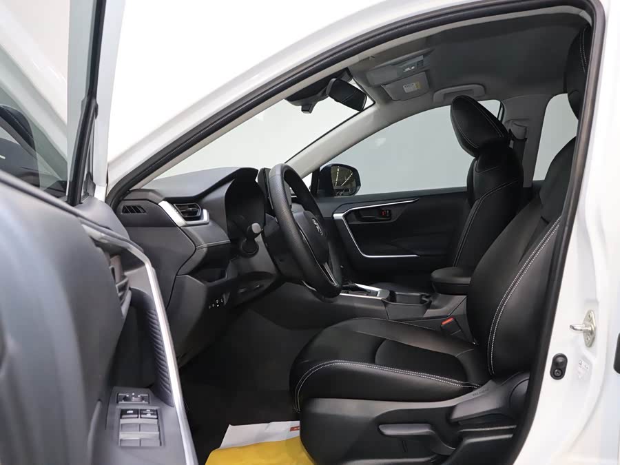 Toyota RAV4 2024 car image #14