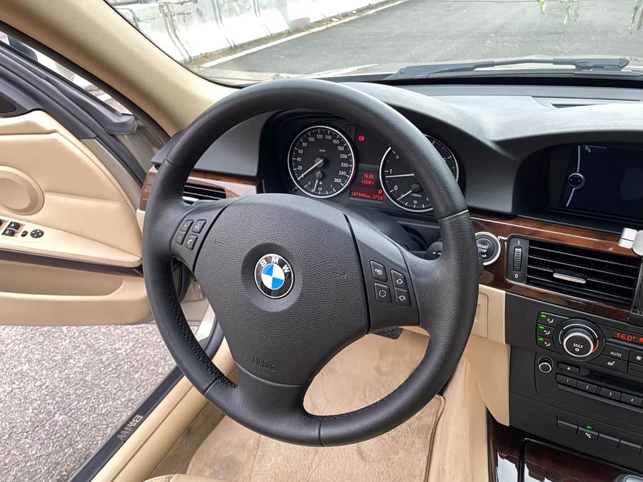 BMW 3 Series (Imported) 2010 car image #14