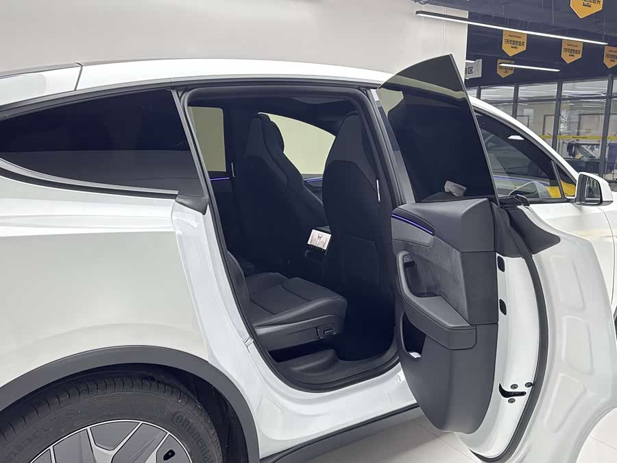 特斯拉 Model Y L 2025 汽车图片 #14