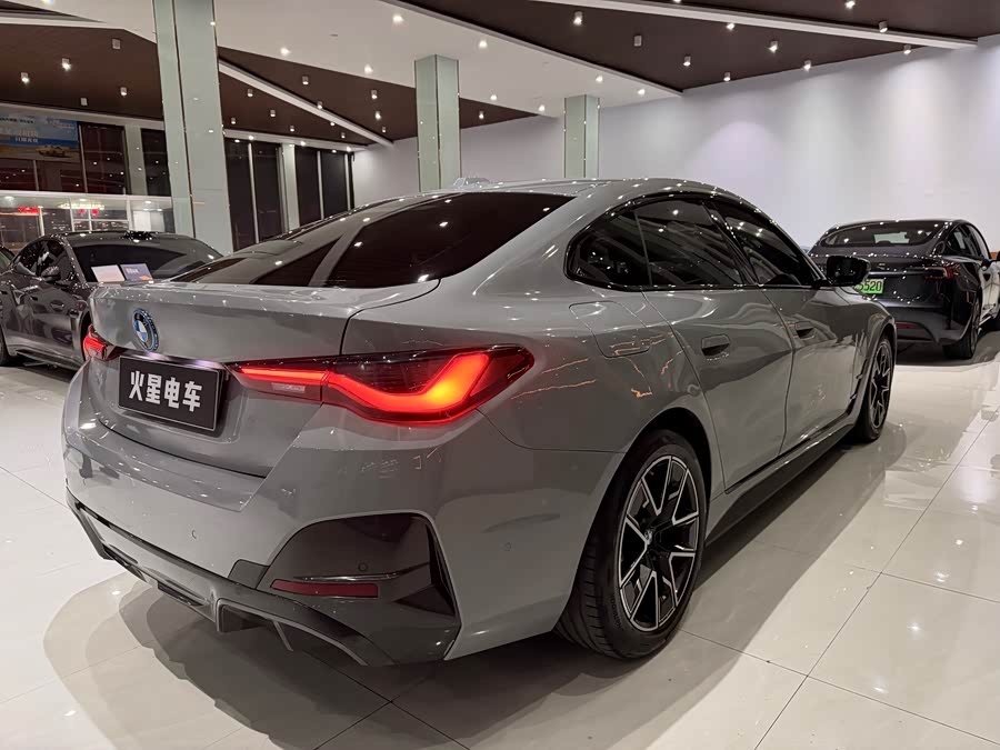 BMW i4 2025 #14 BMW i4 2025 car image #14