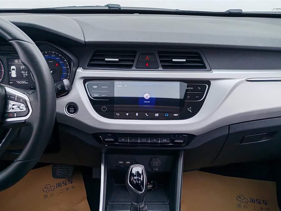 GEELY Vision X3 2019 изображение автомобиля #14