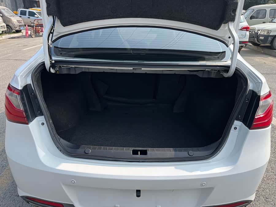 Soueast V5 Lingzhi 2015 car image #14