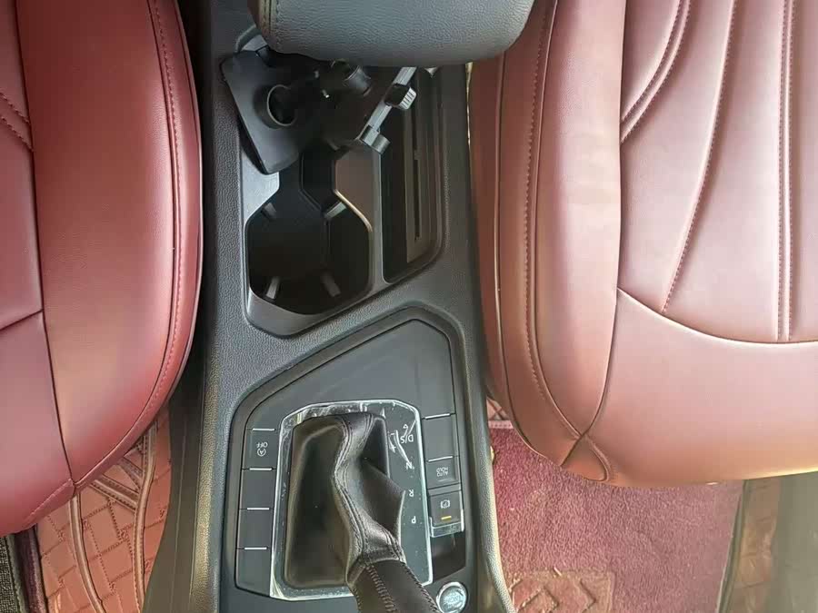 Volkswagen Tharu 2022 immagine di auto #14