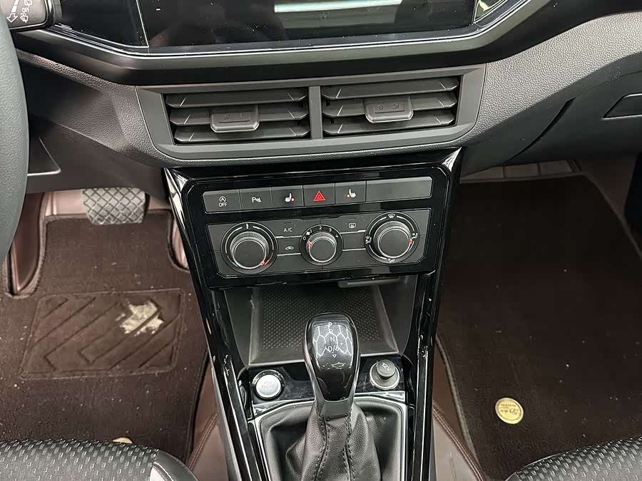 Volkswagen Tacqua 2023 car image #14