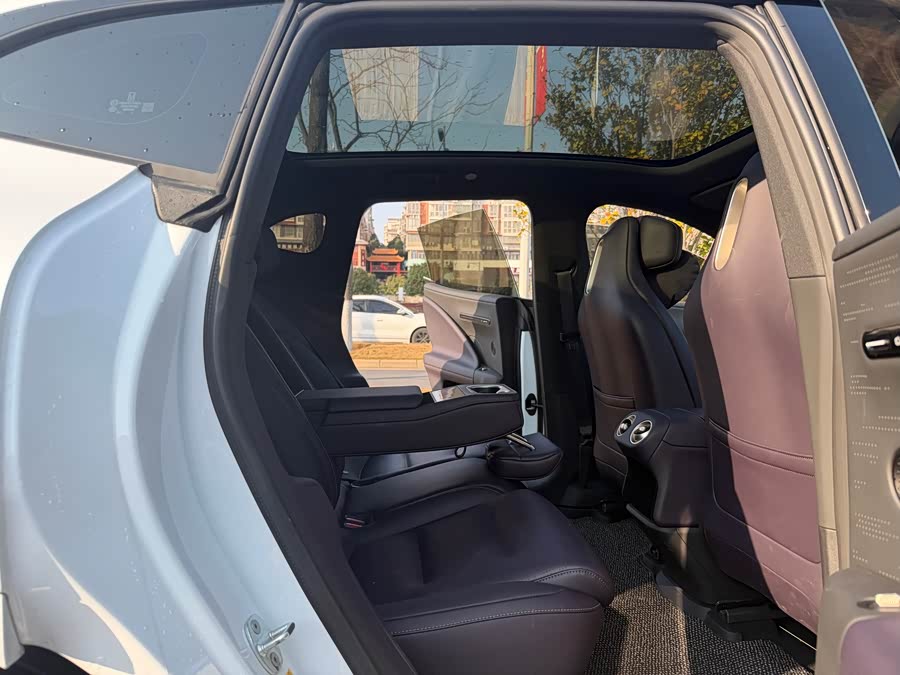 Avatr 07 2025 car image #14