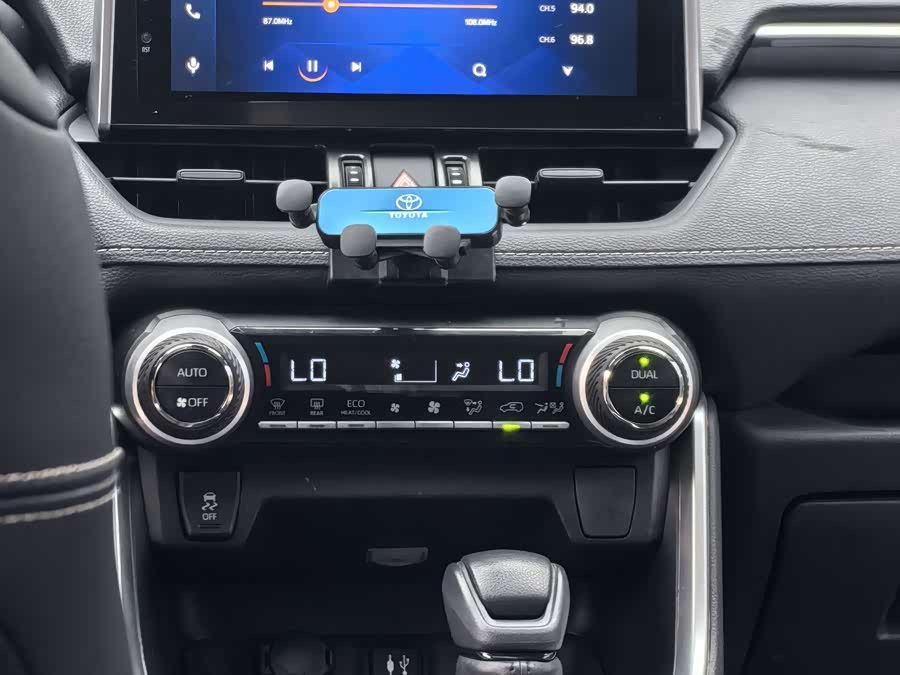 Toyota RAV4 Hybird E+ 2021 immagine di auto #14