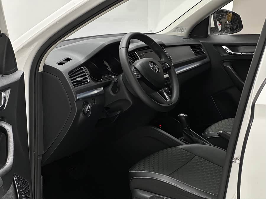 Skoda Kamiq 2018 #14 Skoda Kamiq 2018 car image #14