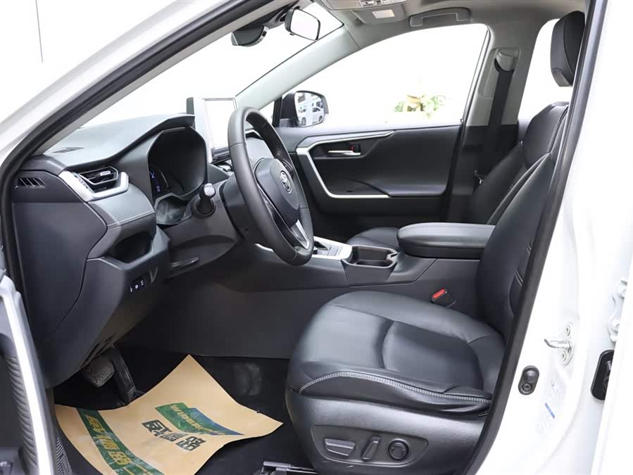 Toyota RAV4 2020 car image #14