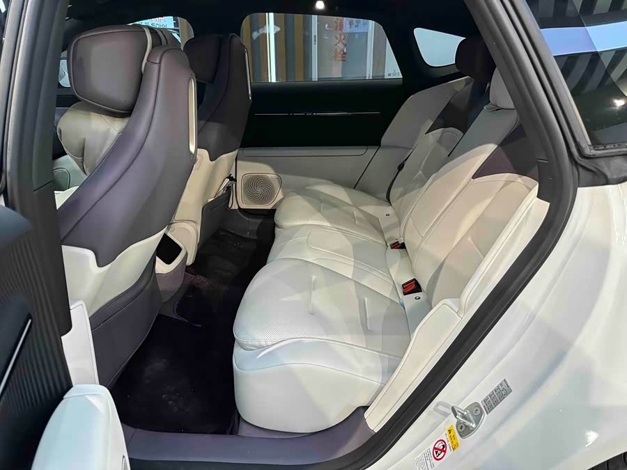 Avatr 12 2025 car image #14